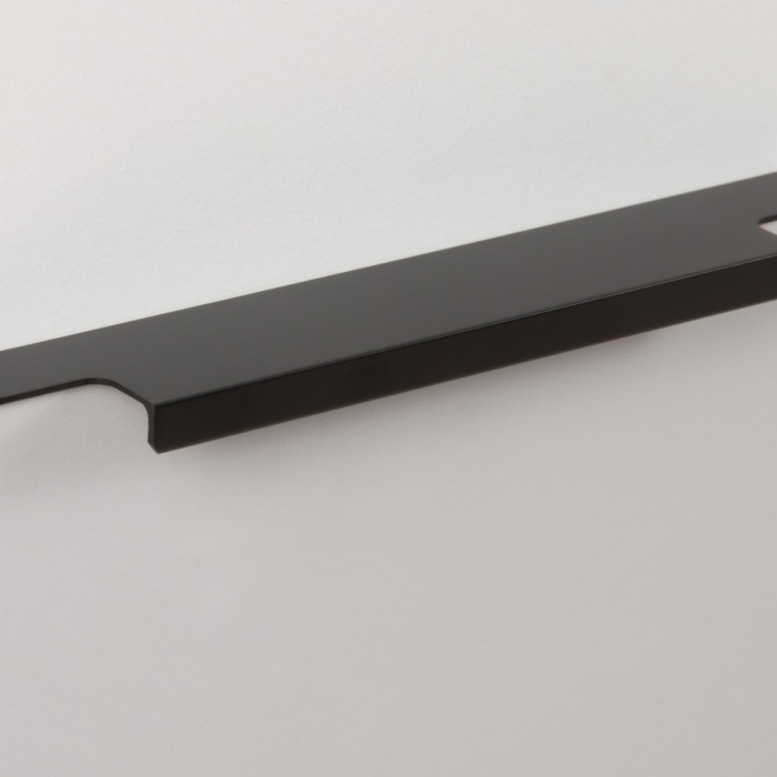 Мебельная ручка RAY RT109BL.1/160/200